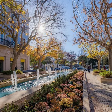 #duplexdubocage Com Vista Lateral A Praça Setúbal